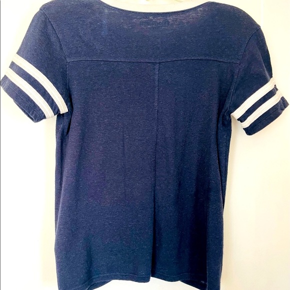 “ABERCROMBIE & FITCH” BLUE-WHITE STRIPED SHORT-SLEEVE TIE IN FRONT TOP, SIZE 7/8 - Picture 3 of 4